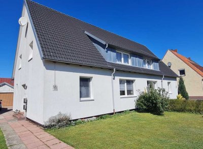 Von Private, mod., renov. Doppelhaushälfte