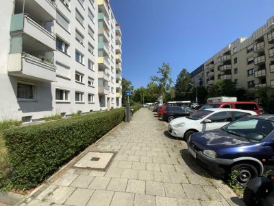 4 Zimmer Wohnung mit Potenzial zur Individuellen Gestaltung in Schwabing
