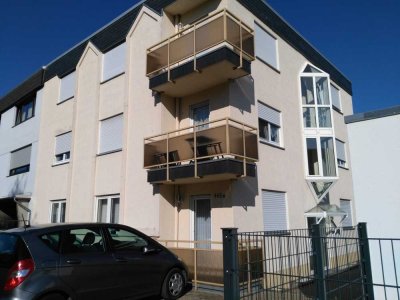 Gepflegte 4-Raum-Wohnung mit Balkon in Düren