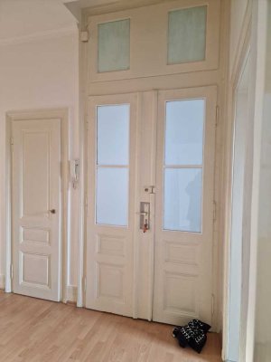 Helle lichtdurchflutete 3-Zimmer Wohnung im 2. OG in Frankfurt Nordend-Ost