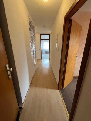 Lichtdurchflutete 4-Raum Wohnung mit moderner Einbauküche