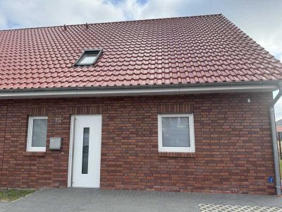 Preiswerte 4-Raum-Doppelhaushälfte in Ahausen