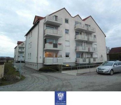 Großzügige 2-Zimmerwohnung mit Balkon, separater Küche und Wannenbad!