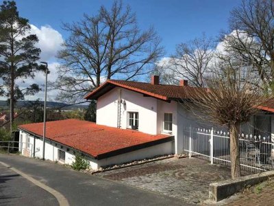 Eigene Etage /  5-Zimmer-Wohnung mit Terrasse und EBK in Strullendorf mit Blick auf das Regnitztal