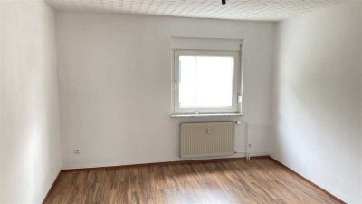 Mayence-Immobilien: Geräumige 3 Zimmerwohnung im Dachgeschoss in Ingelheim am Rhein!!!