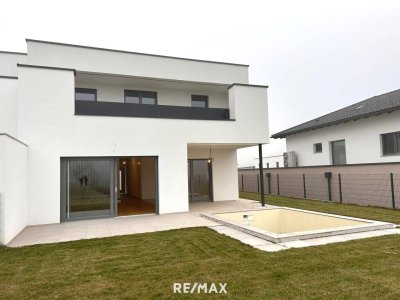 160 m² Erstbezug mit Pool und Klimaanlage