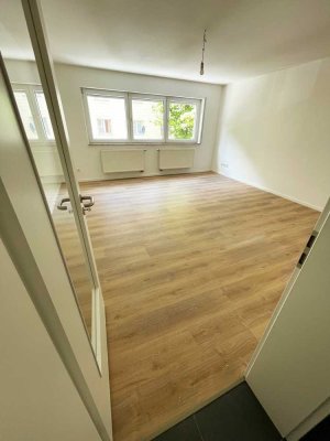 Sofort frei & ohne Provision – Renovierte 3-Zimmer-Wohnung mit Balkon – U-Bahn um die Ecke