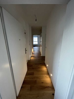 Exklusive, sanierte 2-Zimmer-Wohnung mit Balkon und Einbauküche in Walldorf