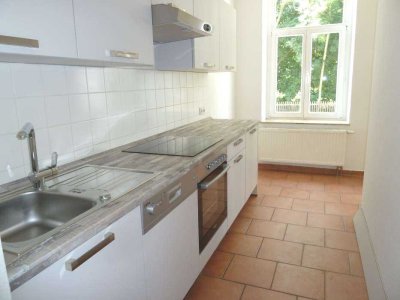 Für Kapitalanleger oder Eigennutzer! 2-Zi-Wohnung mit großem Balkon inkl. Einbauküche und Carport!