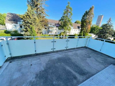 *Schöner Balkon*Charmante Dachgeschosswohnung in grüner Lage*