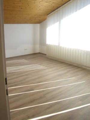 Gepflegte 3,5-Zimmer Dachgeschosswohnung im Arlinger