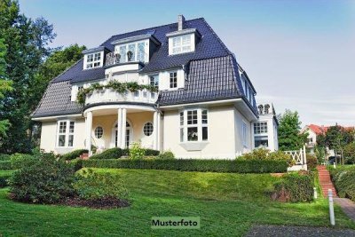 Altbauvilla in gutem Bau- und Erhaltungszustand