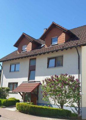 Wohnung mit Aussicht  3 Zimmer-Wohnung mit Balkon und Carport