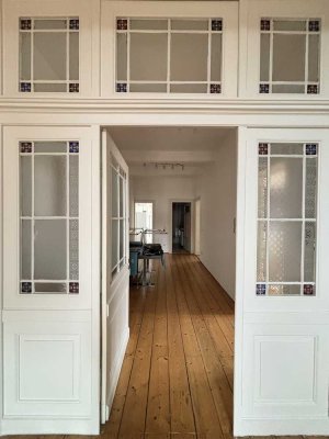 Attraktive 3-Zimmer-Altbau-Wohnung mit Einbauküche