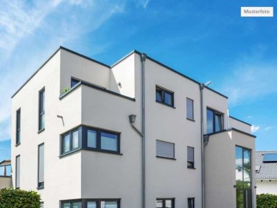 Provisionsfrei Mehrfamilienhaus in 27576 Bremerhaven, Stormstr.