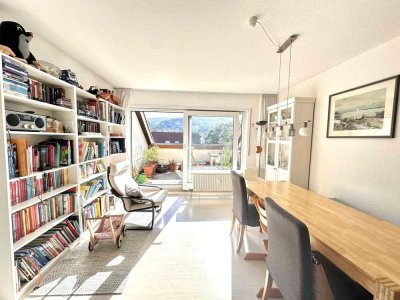 Stilvolle Dachgeschosswohnung mit Loggia und zwei TG-Stellplätzen in Dossenheim