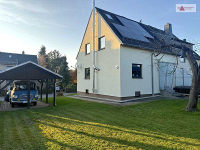 Erstbezug nach Ausbau: Stilvolle, möblierte Doppelhaushälfte mit Kamin, Garten & Carport in Chemnitz