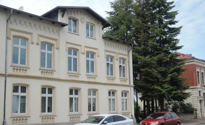 Renovierte 2 Raumwohnung mit Stellplatz, Innenstadt und Seenähe