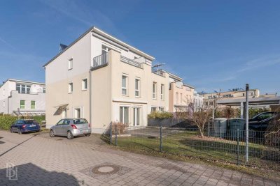 Wasserblick in Havelnähe: 4 Zimmer (5 möglich), 3 Bäder & Carport