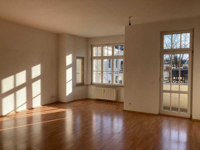 **Großzügige 2 Zimmer-Whg. mit sonnigem Balkon** (WE 4)