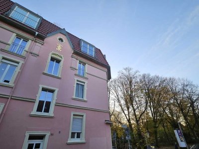 Exklusive Traumwohnung: 3,5 Zimmer (ca. 80 m² Grundfläche) mit großem Balkon zum Park – Herz-Jesu