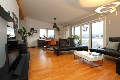 4-Zimmer-Penthouse-Wohnung mit unverbaubarem Bergblick in guter und zentraler Lage!