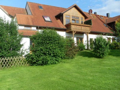 Attraktive 3,5-Zimmer-Maisonette-Wohnung mit gehobener Innenausstattung mit EBK in Gammelsdorf
