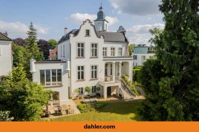 Exclusive and dreamlike villa on the waterfront in a prominent location in Potsdam