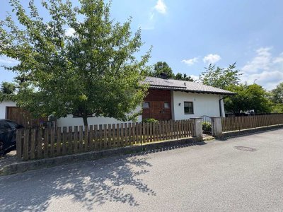 EFH mit Einlieger-Whg. oder nutzbar als ZFH mit herrlichem Ausblick, kleinem Bachlauf und sehr guter