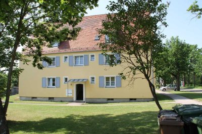 Sehr gemütliche 3 Zi Whg m. EBK und gr. Südbalkon im 1. Stock