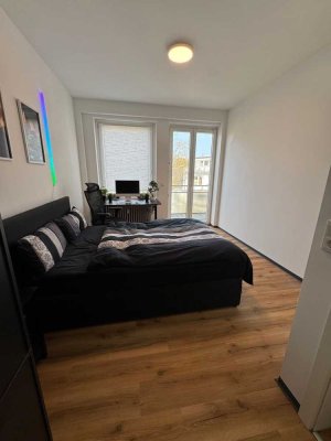 3er WG sucht neuen Mitbewohner! - möbliertes WG-Zimmer zu vermieten!