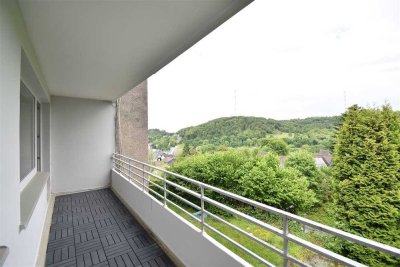 Familien aufgepasst! Renovierte 4-Zi-Whg mit Balkon in Langenberg