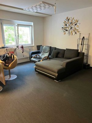 Helles, großzügiges WG-Zimmer in Frauen-WG – nur 2 Gehminuten zum Pforzheimer Hauptbahnhof!