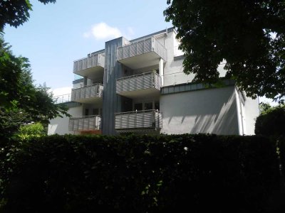 Komfort-Wohnung mit gr. Balkon in einem repräsentativen Haus in der süd-/östl. City / Gartenstadt