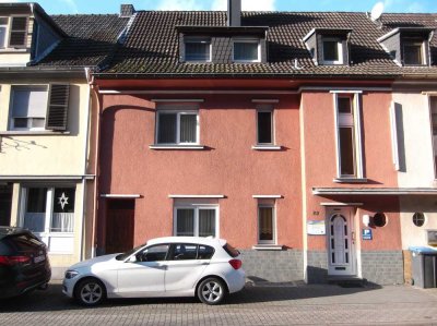 Sehr gepflegtes Haus mit großem Garten (ohne Provision)