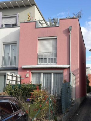 Haus im Haus – Exklusive Eck-Maisonette mit Garten &  Garage  in toller Lage von Aschaffenburg