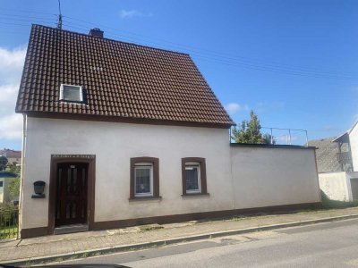 Einfamilienhaus ( 6 Zimmer ) mit Garage in Altenkirchen