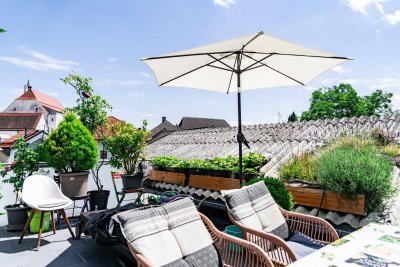 Große, helle Dachgeschoßwohnung mit Terrasse In Enns zu mieten