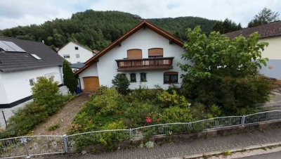 Repräsentatives Wohnhaus mit Garage in guter und ruhiger Wohnlage von Hauenstein!