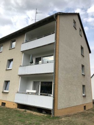 Schöne sonnige 4 Zimmer Wohnung, 66 qm, KM 396,00 plus NK 250,00