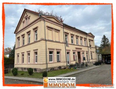 4-Zimmer-Wohnung im 1. Obergeschoss eines architektonisch wertvollen Wohnhauses zu vermieten!