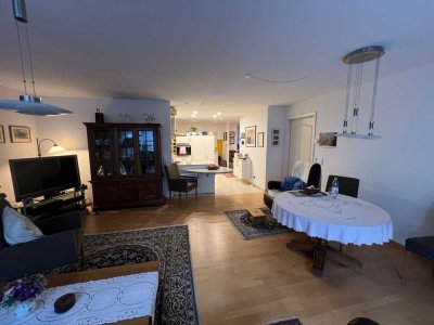 Stilvolle und geräumige 3-Zimmer-Wohnung mit Terrasse und Einbauküche / Zentrum Rastatt