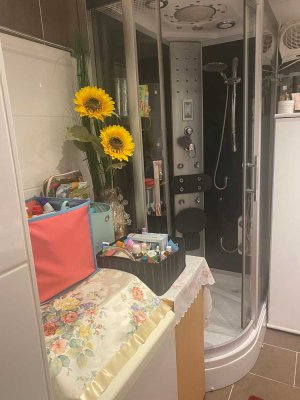 Stilvolle, vollst. renovierte 1-Raum-Wohnung mit geh. Innenausstattung mit Balkon und EBK in Neuss