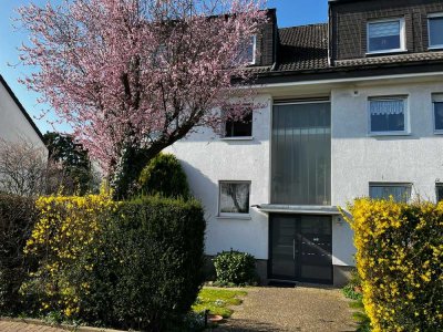 Sonniger Terrassen-Traum im Grünen – Drei-Zimmer-Hochparterre-Wohnung in Bad Homburg v. d. Höhe