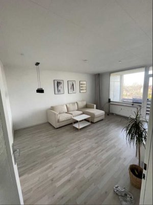Einziehen und Wohlfühlen: Helle freundliche 2-Zimmer-Wohnung mit Balkon zu vermieten