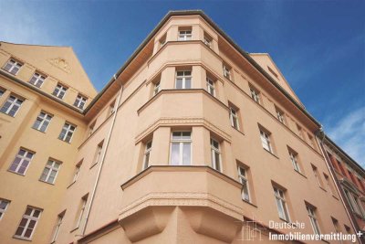 **Sonniges Dachgeschoss mit Balkon und Parkett**