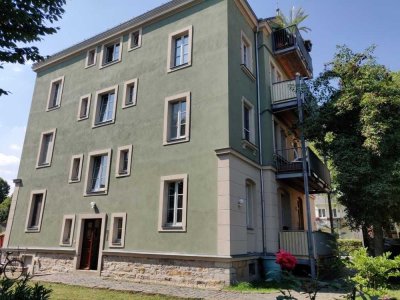 ruhige und sonnige 2-Zimmerwohnung mit EBK (gegen geringe Ablöse) Balkon in grüner Oase!