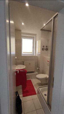 helle 2-Zi-Nichtraucher Wohnung, Esstheke, EBK