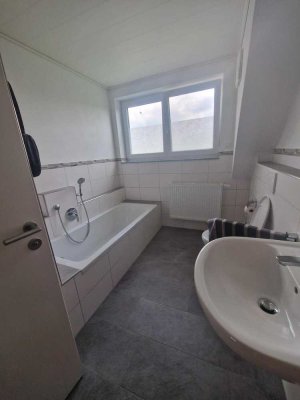 Neuwertige 2- Zimmer Dachgeschoss Wohnung in Mittelbiberach