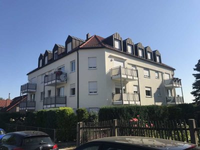 Top Kapitalanlage oder Eigenbedarf! Renovierte 3-Raum-Wohnung mit Stellplatz und Blick  über Dresden